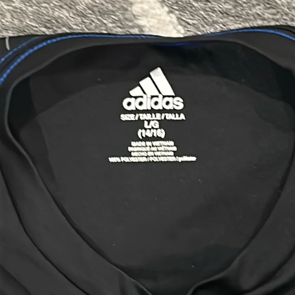 Adidas Short Sleeve T-shirt - Picture 3 of 3